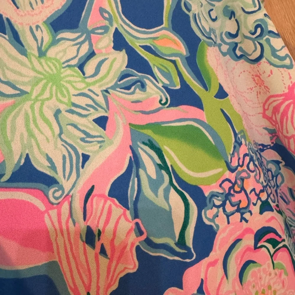 Lilly Pulitzer reversible Blue and Pink Floral top - Picture 5 of 6